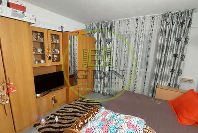 Garsonieră semidecomandată, mobilată în Sărari