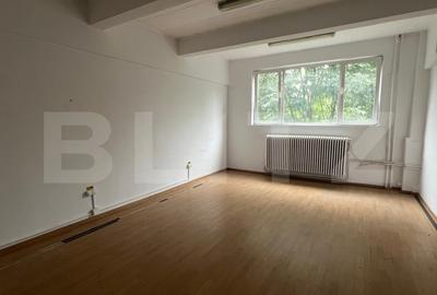 Spatiu de birou, 26 mp, zona P-ta 1 Mai