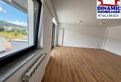 Ap. 1 cam, et. 3, 41 mp. Preț 42.000 € + TVA 21% - 7