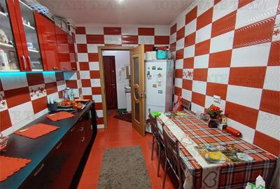Apartament cu 4 camere decomandat în Viziru 3 - 10