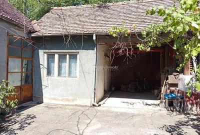 Casă cu 5 camere cu Teren 1439 Mp în Iam