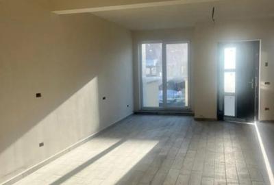 Casă cu 5 camere cu Teren 150 Mp în Rădăuți - 3