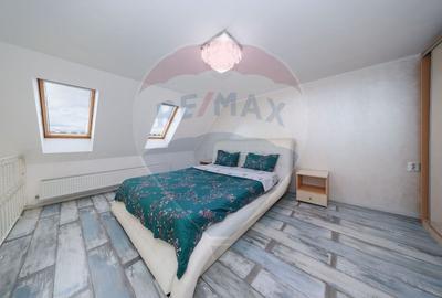 Apartament cu 3 camere decomandat, mobilat în Tractorul