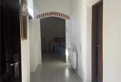 Apartament cu 3 camere decomandat, mobilat în Elisabetin