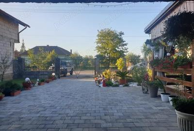 De vanzare Casa spa?ioasa ?i eleganta in zona Nadlac, jud. Arad - 1