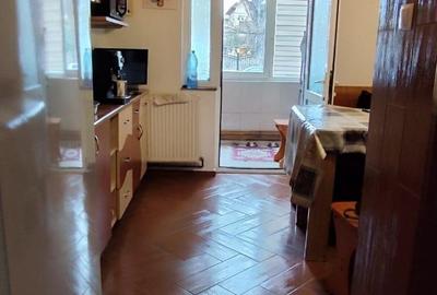 Apartament 3 camere zona km 5 - 3