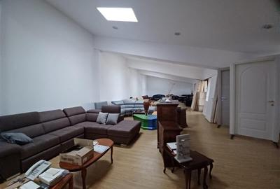 Spațiu comercial, de 1,400 mp, în Central - 5