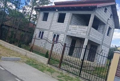 Casă cu Teren 471 Mp în Lilieci - 1
