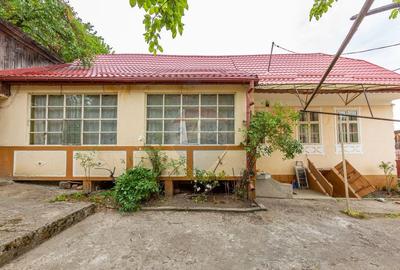 Casă cu 5 camere cu Teren 378 Mp în Purcăreni - 10