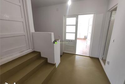 Casă cu 3 camere cu Canalizare în Florilor - 10