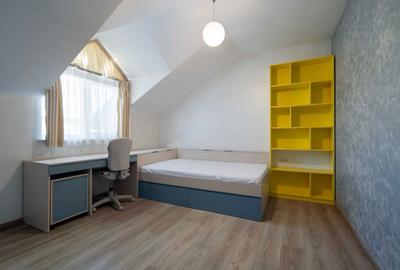 Casă cu 4 camere în Central - 2