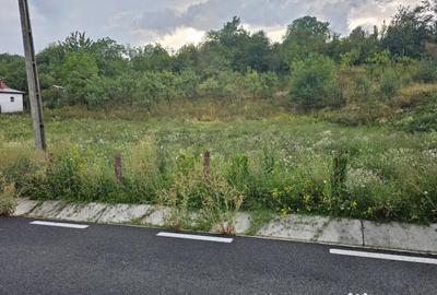 Teren de 1045 mp, în Central - 4