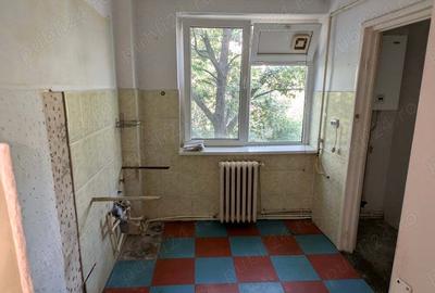 Apartament cu 3 camere semidecomandat în Central - 7