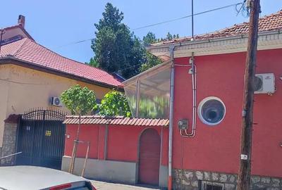 Casă cu 4 camere în Orașul Nou