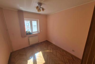 Apartament cu 3 camere decomandat în Central - 3