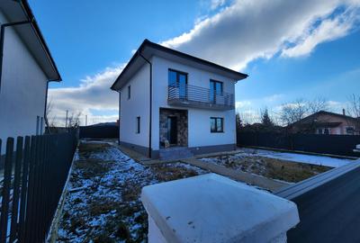 Casă individuală cu 4 camere cu Canalizare în Miroslava - 1