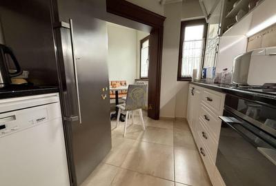 De vanzare Apartament 3 Camere Mobilat/Utilat Etaj 2 - 2