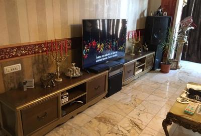 Apartament 3 camere decomandat-I.C.Bratianu-Pod Butelii-120.000 euro (Cod E11)