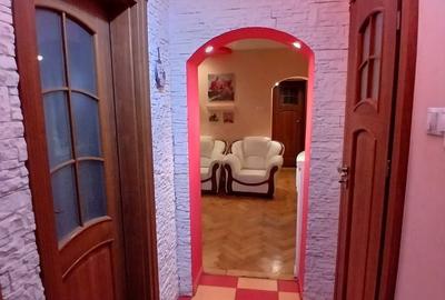 Apartament cu 3 camere semidecomandat în Central - 8
