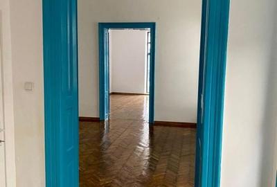 Spațiu comercial, de 258 mp, în Semicentral - 5