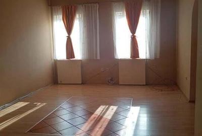 Casă cu 6 camere cu Teren 500 Mp în Nădlac - 16