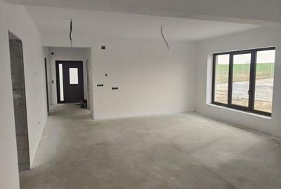 Casă cu 3 camere în Central - 2