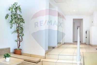 Birou, de 4,450 mp, în Romană - 10