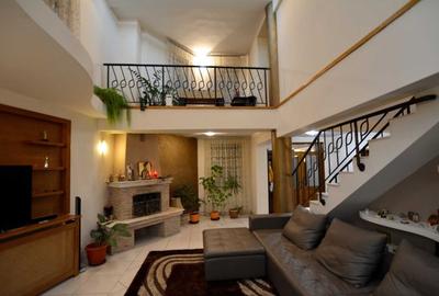 Vila Exclusivista cu Terasa si Curte Generoasa in Gavana, Pitesti - 2