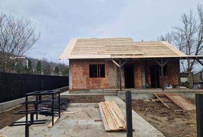 Casă cu 3 camere în Hemeiuș