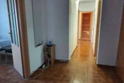 Apartament cu 3 camere decomandat în Olteniței