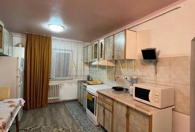 Apartament de 3 camere, decomandat, 70 mp., zona Lama - 5