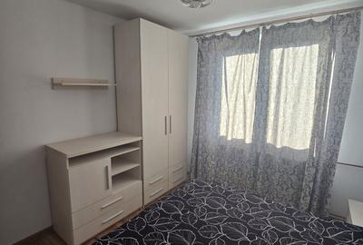 Apartament cu 3 camere decomandat în Trafic Greu - 3