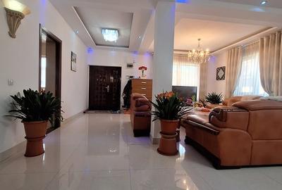 Casă cu 6 camere cu Teren 307 Mp în Fundeni - 2