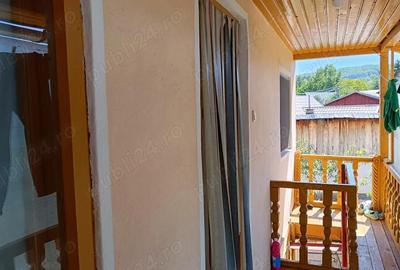 Casă cu 4 camere în Poiana - 1