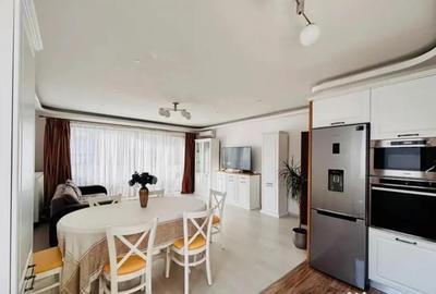 Apartament cu 4 camere decomandat, mobilat în Tractorul - 8