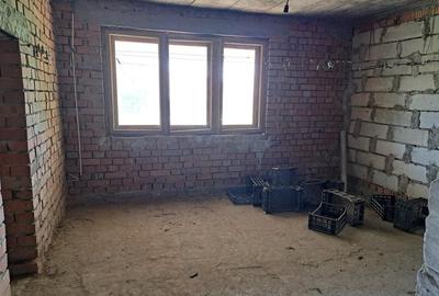 Casă cu 9 camere cu Teren 2375 Mp în Central - 16