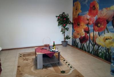 Casă cu 3 camere cu Teren 450 Mp în Central - 1