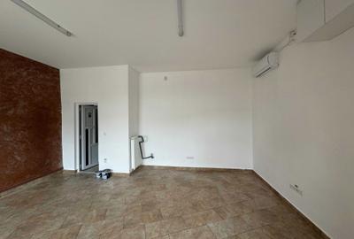 Spațiu comercial, de 20 mp, în Central - 3
