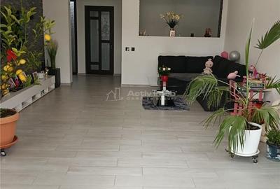 Casă cu 7 camere cu Teren 1100 Mp în Central - 9