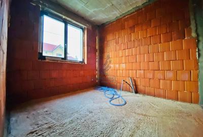 Casă individuală cu 4 camere decomandat cu Canalizare în Paleu - 3