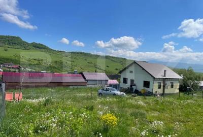 Teren de 1917 mp, în Central