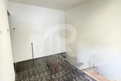 Garsoniera B-dul Alexandru Obregia ideala pentru investi?ie, etaj 1 - 4