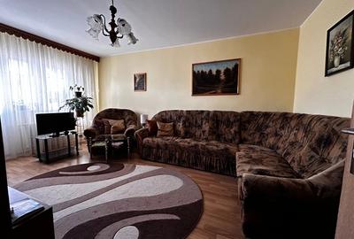 Apartament 2 camere, decomandat, mobilat, etaj 3/4, Calea Republicii, Bacau - 1