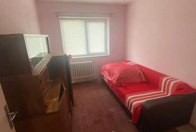 Apartament cu 3 camere decomandat în Târgu Ocna - 1