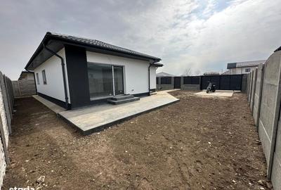 Casă cu 4 camere în Clinceni