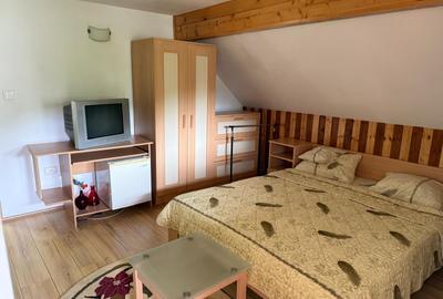 Casă cu 7 camere cu Canalizare în Moieciu de Jos - 12