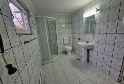 Casă cu 3 camere cu Canalizare în Broșteni (Costești) - 3