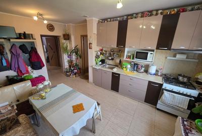 Apartament cu 3 camere decomandat, mobilat în Vitan Mall - 10