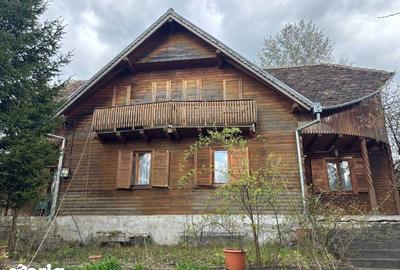 Casă cu 4 camere cu Teren 168 Mp în Central - 2