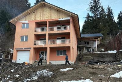 Casă cu 12 camere în Central - 2